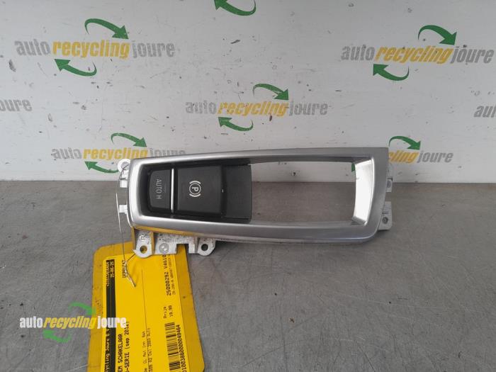 Gebrauchte Handbremse Schalter BMW 5 serie Touring (F11) 535d 24V Preis € 19,99 Margenregelung angeboten von Autorecycling Joure B.V.