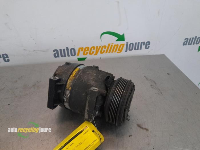 Gebrauchte Klimapumpe Renault Trafic New (JL) 2.5 dCi 16V 135 Preis € 59,99 Margenregelung angeboten von Autorecycling Joure B.V.