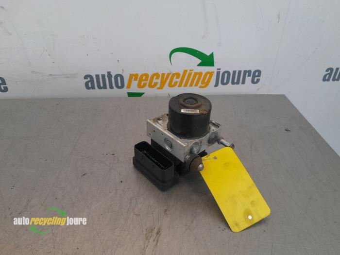 Begagnade ABS-pump Opel Astra H SW (L35) 1.6 16V Twinport Pris € 39,99 Marginaltabell erbjuds av Autorecycling Joure B.V.