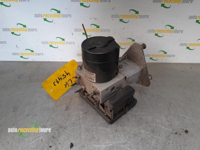 Gebrauchte ABS Pumpe Mercedes CLK (C208) 3.2 320 V6 18V Preis € 49,99 Margenregelung angeboten von Autorecycling Joure B.V.