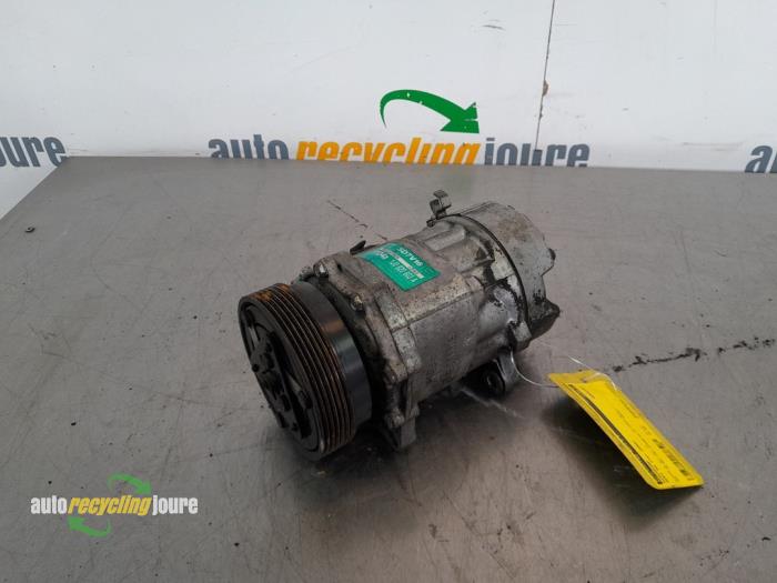 Usagé Compresseur de clim Audi A3 (8L1) 1.8 T 20V Quattro Prix € 39,99 Règlement à la marge proposé par Autorecycling Joure B.V.