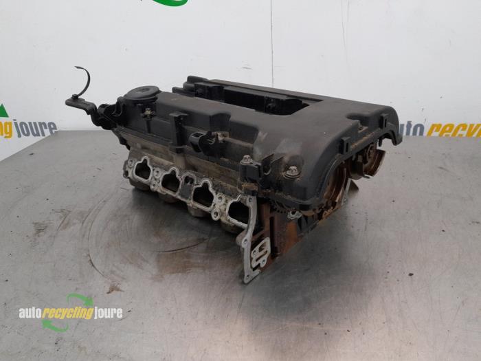 Cylinder head Opel Astra J Sports Tourer 1.4 Turbo 16V - 55565295 A14NET