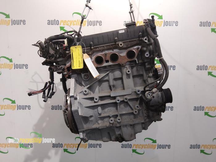 Motor van een Mazda 6 Sport (GG14) 1.8i 16V 2004