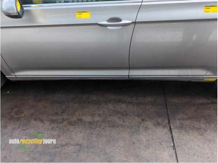 Begagnade Tröskel, vänster Volkswagen Passat Variant (3G5) 1.4 GTE 16V Pris på förfrågan erbjuds av Autorecycling Joure B.V.