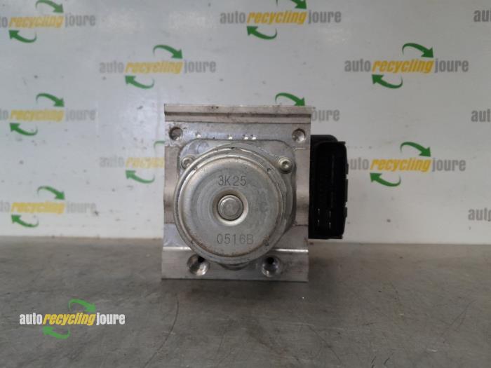 Usagé Bloc ABS Honda Jazz (GE6/GE8/GG/GP) 1.3 VTEC 16V Hybrid Prix € 149,00 Règlement à la marge proposé par Autorecycling Joure B.V.