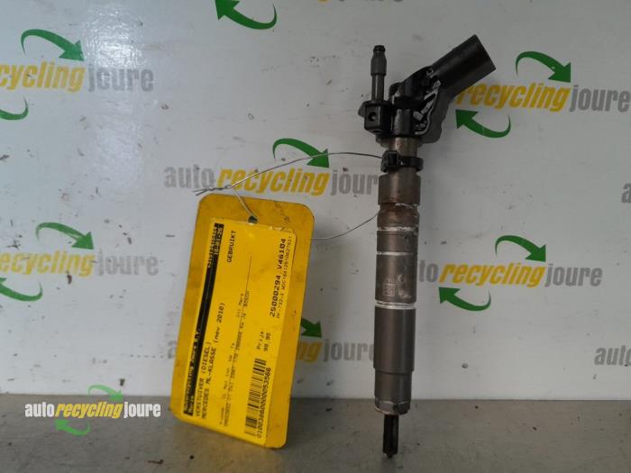 Usagé Injecteurs Mercedes ML II (164/4JG) 3.0 ML-350 CDI BlueEFFICIENCY 4-Matic V6 Prix € 99,95 Règlement à la marge proposé par Autorecycling Joure B.V.