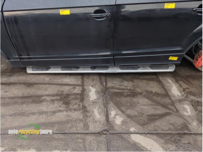 Używane Próg lewy Audi Q7 (4LB) 3.0 TDI V6 24V Cena na żądanie oferowane przez Autorecycling Joure B.V.