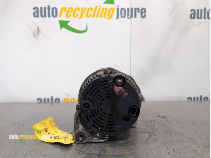 Dynamo van een BMW 3 serie Touring (E46/3) 320d 16V 2000