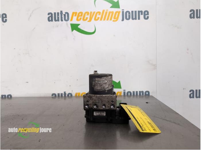 Usagé Bloc ABS Renault Master III (MA/MB/MC/MD/MH/MF/MG/MH) 2.3 dCi 16V Prix € 99,95 Règlement à la marge proposé par Autorecycling Joure B.V.