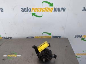 Högtryckspump från en Audi Q7 (4LB) 3.0 TDI V6 24V 2006