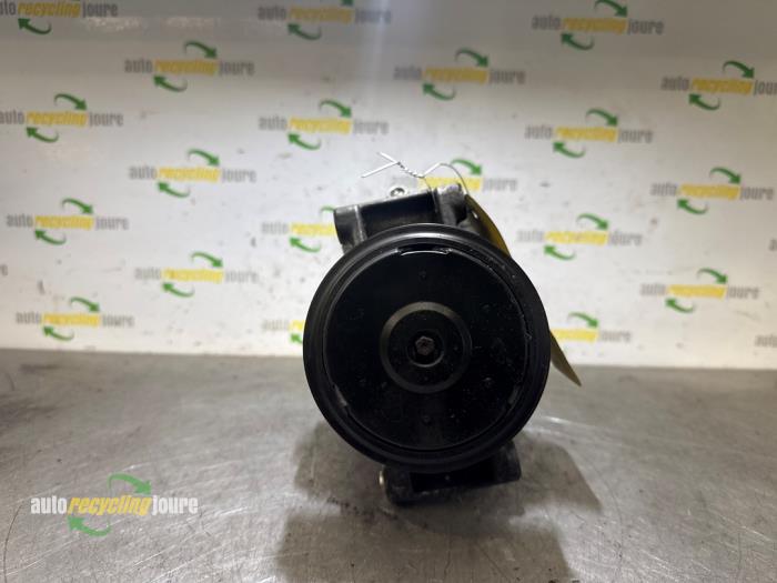 Usagé Pompe clim Audi A4 (B8) 1.8 TFSI 16V Prix € 74,99 Règlement à la marge proposé par Autorecycling Joure B.V.