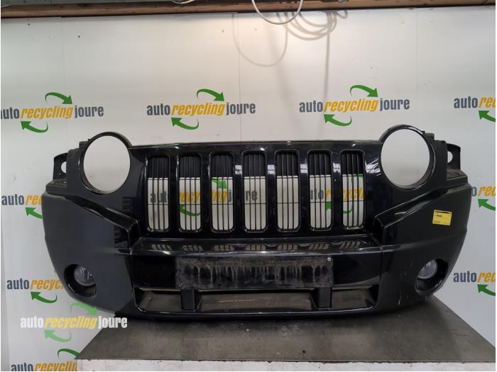 Usados Parachoques Jeep Compass I (MK49) 2.4 16V 4x2 Precio € 250,00 Norma de margen ofrecido por Autorecycling Joure B.V.