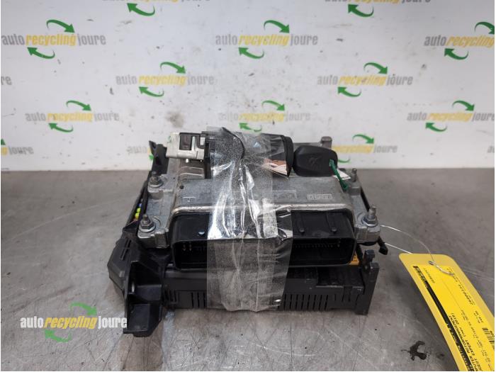 Used Engine management computer Peugeot Expert (V1/VA/VB/VE/VF/VT/VY) 2.0 Blue HDi 180 16V Price € 422,29 Inclusive VAT offered by Autorecycling Joure B.V.