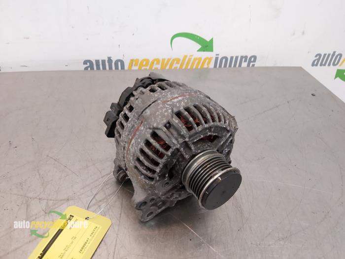 Used Dynamo Volkswagen Caddy III (2KA,2KH,2CA,2CH) 1.6 TDI 16V Price € 39,99 Margin scheme offered by Autorecycling Joure B.V.