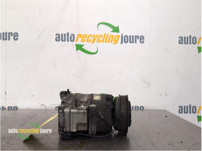 Usagé Compresseur de clim Kia Magentis (GE) 2.0 CRDi 16V Prix € 75,00 Règlement à la marge proposé par Autorecycling Joure B.V.