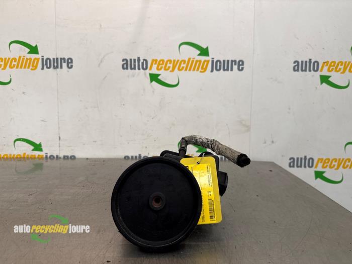 Usagé Pompe de direction Mercedes C (W203) 1.8 C-180K 16V Prix € 49,99 Règlement à la marge proposé par Autorecycling Joure B.V.