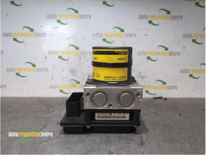 Begagnade ABS-pump BMW 5 serie Touring (E61) 525d 24V Pris € 49,99 Marginaltabell erbjuds av Autorecycling Joure B.V.