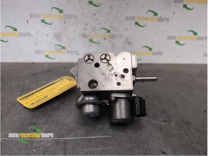 Begagnade Högtryckspump Citroen C5 III Tourer (RW) 1.6 16V THP 155 Pris € 375,00 Marginaltabell erbjuds av Autorecycling Joure B.V.