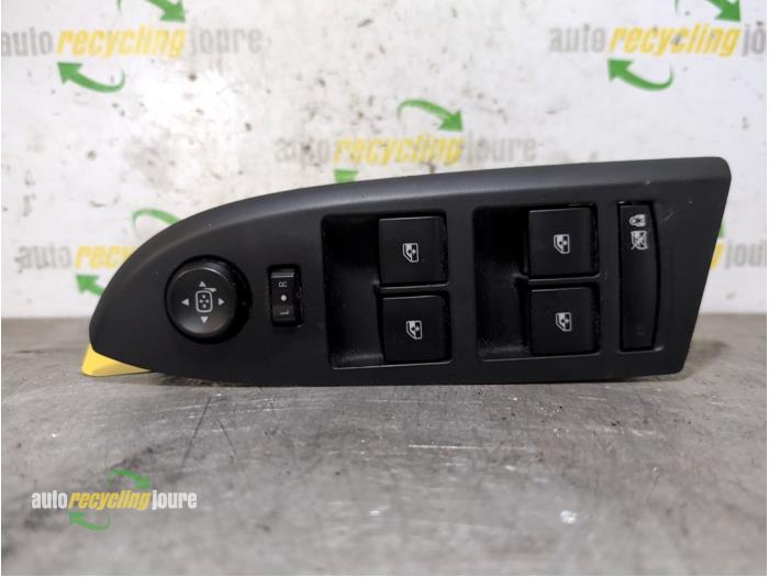 Usados Interruptor de ventanilla eléctrica Opel Ampera 1.4 16V Precio € 24,99 Norma de margen ofrecido por Autorecycling Joure B.V.