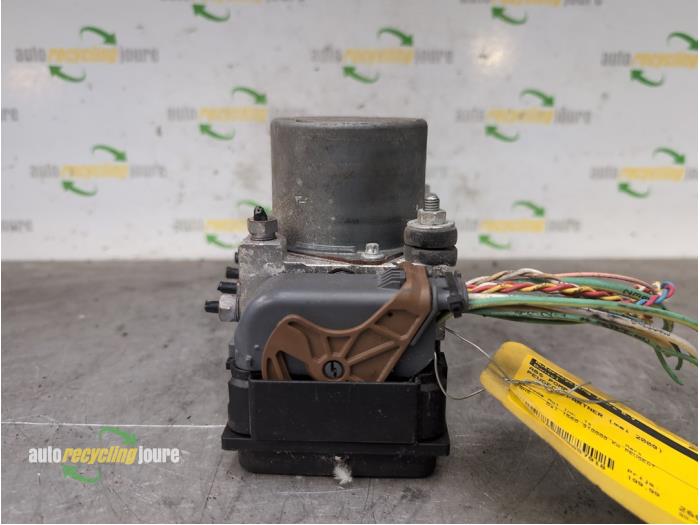 Begagnade ABS-pump Peugeot Partner (GC/GF/GG/GJ/GK) 1.6 HDI 90 16V Pris € 199,99 Marginaltabell erbjuds av Autorecycling Joure B.V.