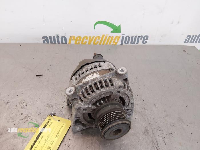 Used Dynamo Chrysler Voyager/Grand Voyager (RG/RS) 2.5 CRD 16V Price € 29,99 Margin scheme offered by Autorecycling Joure B.V.