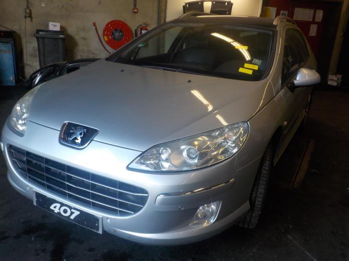Motor van een Peugeot 407 2009
