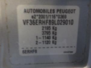 Motor van een Peugeot 407 2009