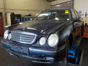Engine from a Mercedes E-Klasse 2001