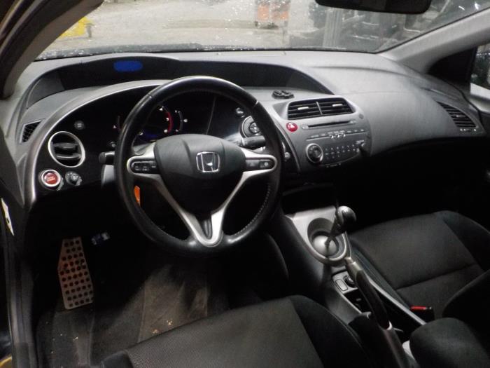 Motor van een Honda Civic 2008