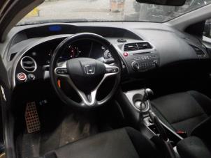 Motor van een Honda Civic 2008