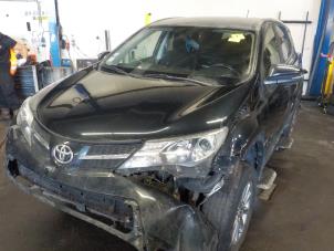 Compresseur de clim d'un Toyota Funcruiser 2015