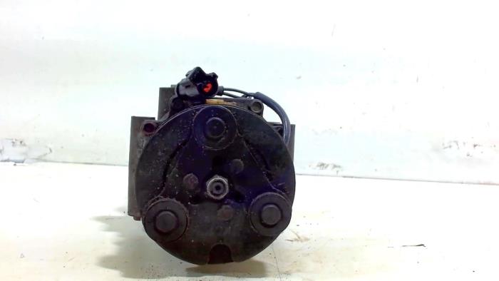 Usagé Pompe clim Ford Street Ka Prix € 51,00 Règlement à la marge proposé par Van der Ven Autorecycling B.V.