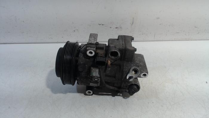 Usagé Pompe clim Hyundai IX35 Prix € 125,00 Règlement à la marge proposé par Van der Ven Autorecycling B.V.