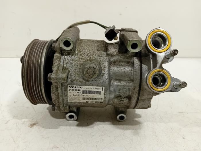 Usagé Pompe clim Volvo V60 Prix € 185,00 Règlement à la marge proposé par Van der Ven Autorecycling B.V.