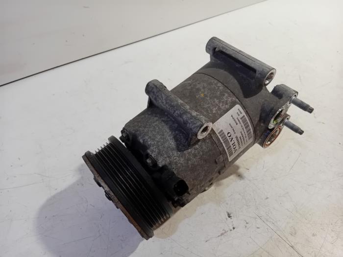 Gebrauchte Klimapumpe Volvo V70 Preis € 160,00 Margenregelung angeboten von Van der Ven Autorecycling B.V.