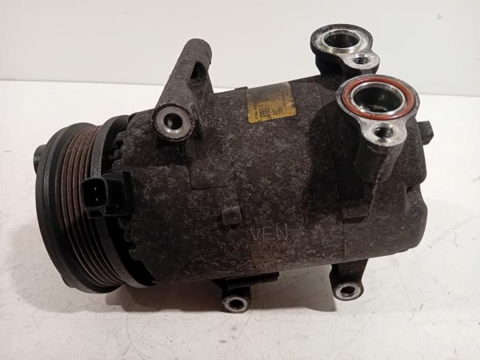 Usagé Pompe clim Landrover Freelander Prix € 120,00 Règlement à la marge proposé par Van der Ven Autorecycling B.V.