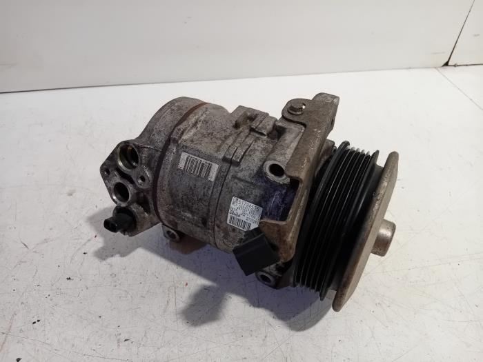 Usagé Compresseur de clim Alfa Romeo Mito Prix € 29,99 Règlement à la marge proposé par Van der Ven Autorecycling B.V.