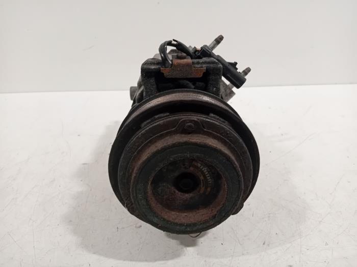 Usagé Pompe clim Chrysler 300 C Prix € 170,00 Règlement à la marge proposé par Van der Ven Autorecycling B.V.