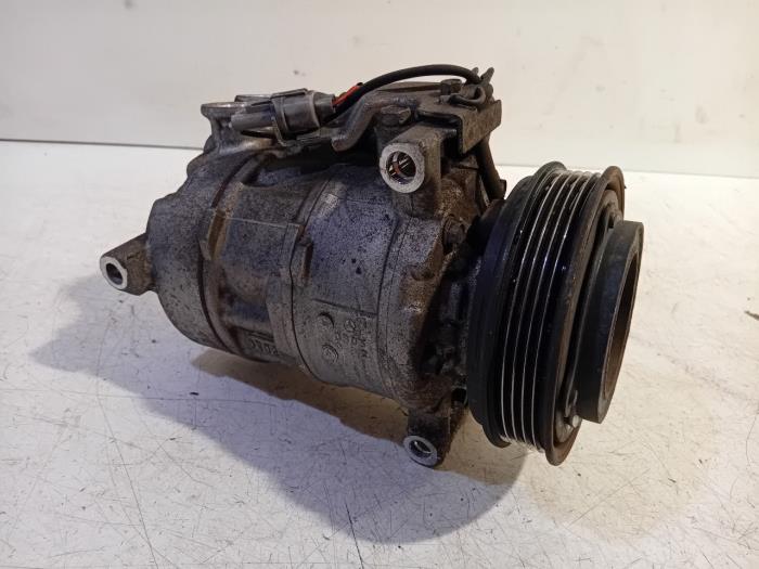 Usagé Pompe clim Mercedes CLA Prix € 145,00 Règlement à la marge proposé par Van der Ven Autorecycling B.V.