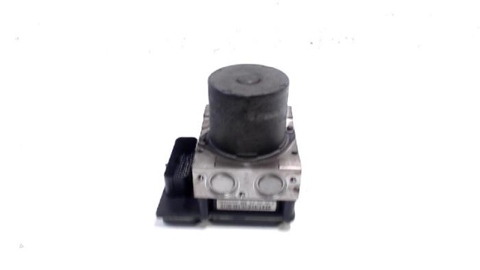 Used ABS pump BMW 5-Serie Price € 30,00 Margin scheme offered by Van der Ven Autorecycling B.V.