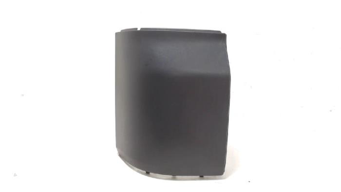 Rear bumper corner trim