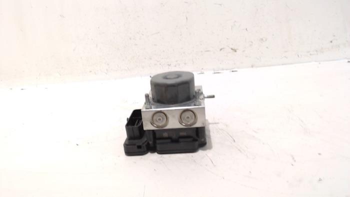 Begagnade ABS-pump Renault Clio Pris € 13,00 Marginaltabell erbjuds av Van der Ven Autorecycling B.V.