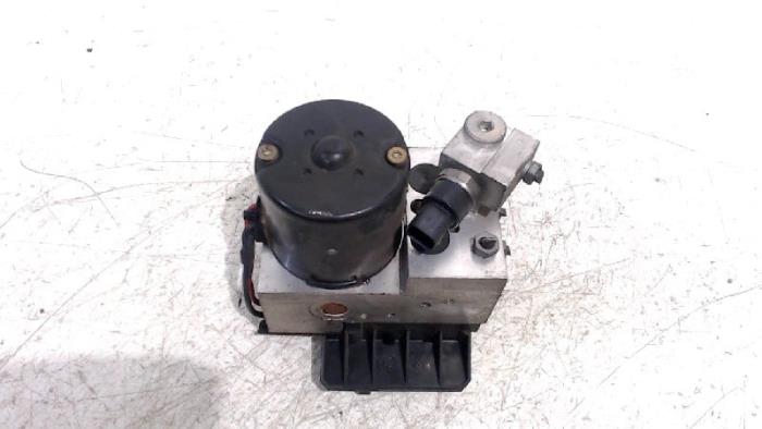 Gebrauchte ABS Pumpe Mercedes S-Klasse Preis € 15,00 Margenregelung angeboten von Van der Ven Autorecycling B.V.