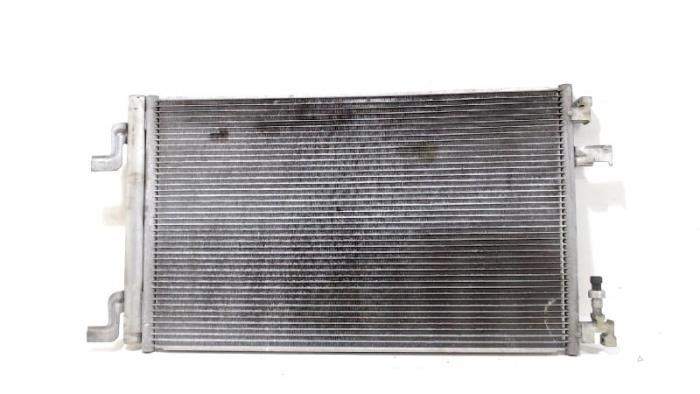 Usagé Radiateur clim Opel Astra Prix € 12,00 Règlement à la marge proposé par Van der Ven Autorecycling B.V.