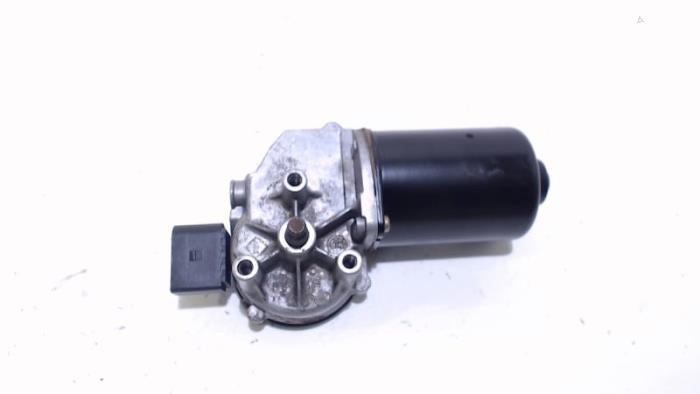 Windshield wiper linkage and motor