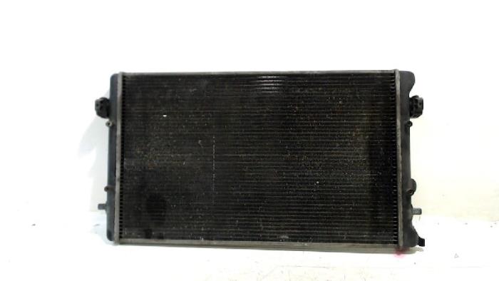 Usagé Radiateur Audi TT Prix € 20,00 Règlement à la marge proposé par Van der Ven Autorecycling B.V.