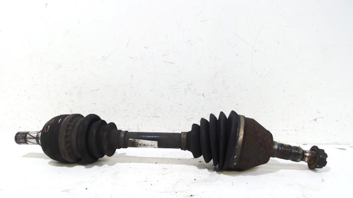 Gebrauchte Antriebswelle links vorne Opel Zafira Preis € 30,00 Margenregelung angeboten von Van der Ven Autorecycling B.V.