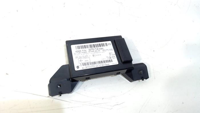 Używane Modul Bluetooth Honda Civic Cena € 21,00 Procedura marży oferowane przez Van der Ven Autorecycling B.V.