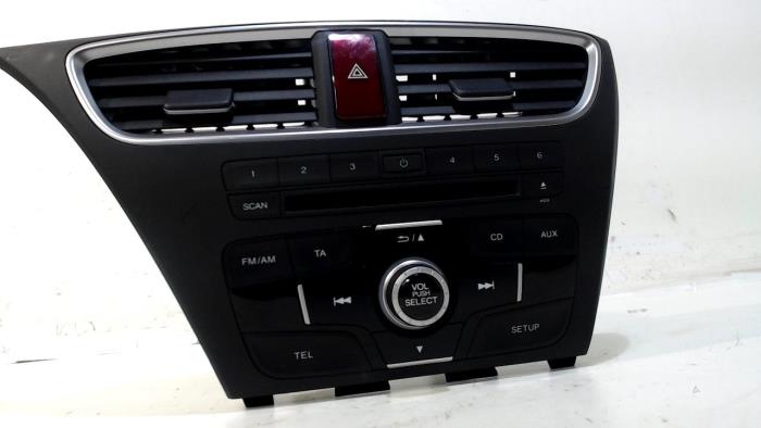 Używane Radio Honda Civic Cena € 114,00 Procedura marży oferowane przez Van der Ven Autorecycling B.V.