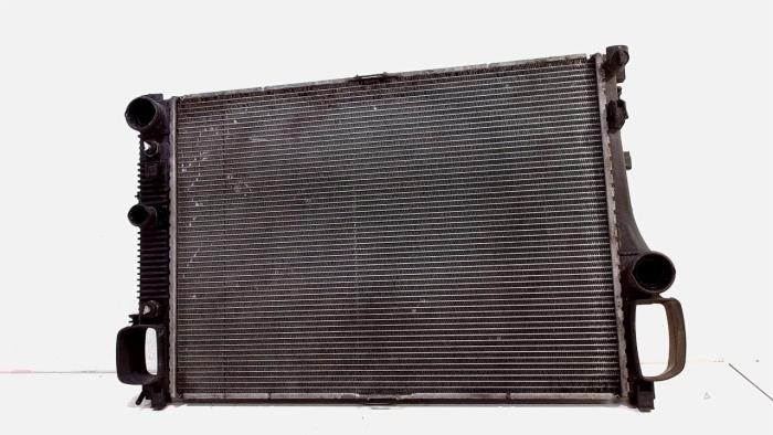 Usagé Radiateur Mercedes S-Klasse Prix € 45,00 Règlement à la marge proposé par Van der Ven Autorecycling B.V.